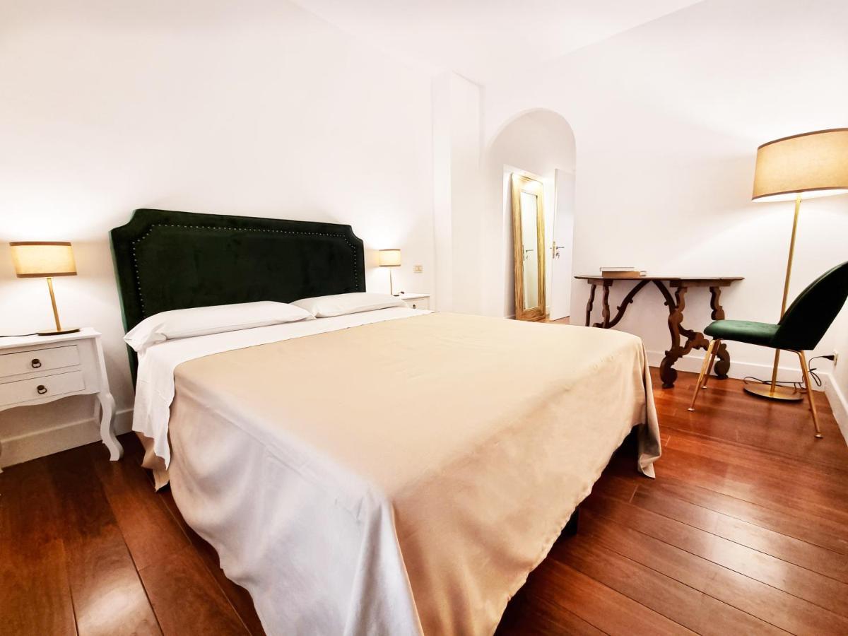 Charme & Chic San Giacomo Rome Exterior photo